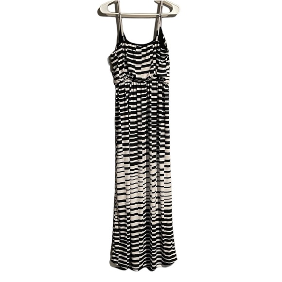 Striped Maxi Dress. - Picture 2 of 9